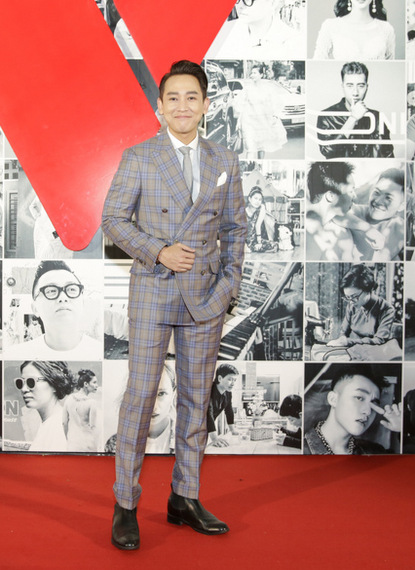 Ngọc Trinh mặc gợi cảm, HHen Niê nam tính trên thảm đỏ